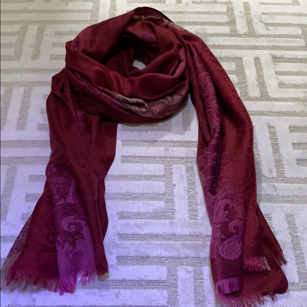 NWOT Charming Charlie lightweight raspberry scarf